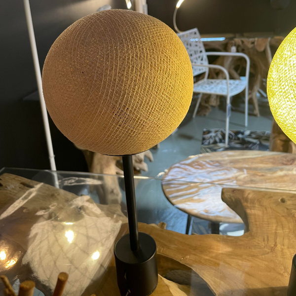 Lampe de table boule